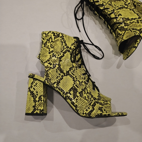LIME GREEN SNAKESKIN LACE UPS WITH OPEN BACK * SIZE 10 - Picture 3 of 6